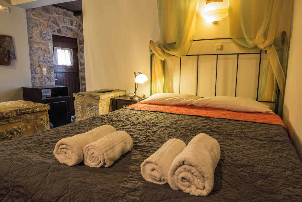 Psamathous Guest House 18/34