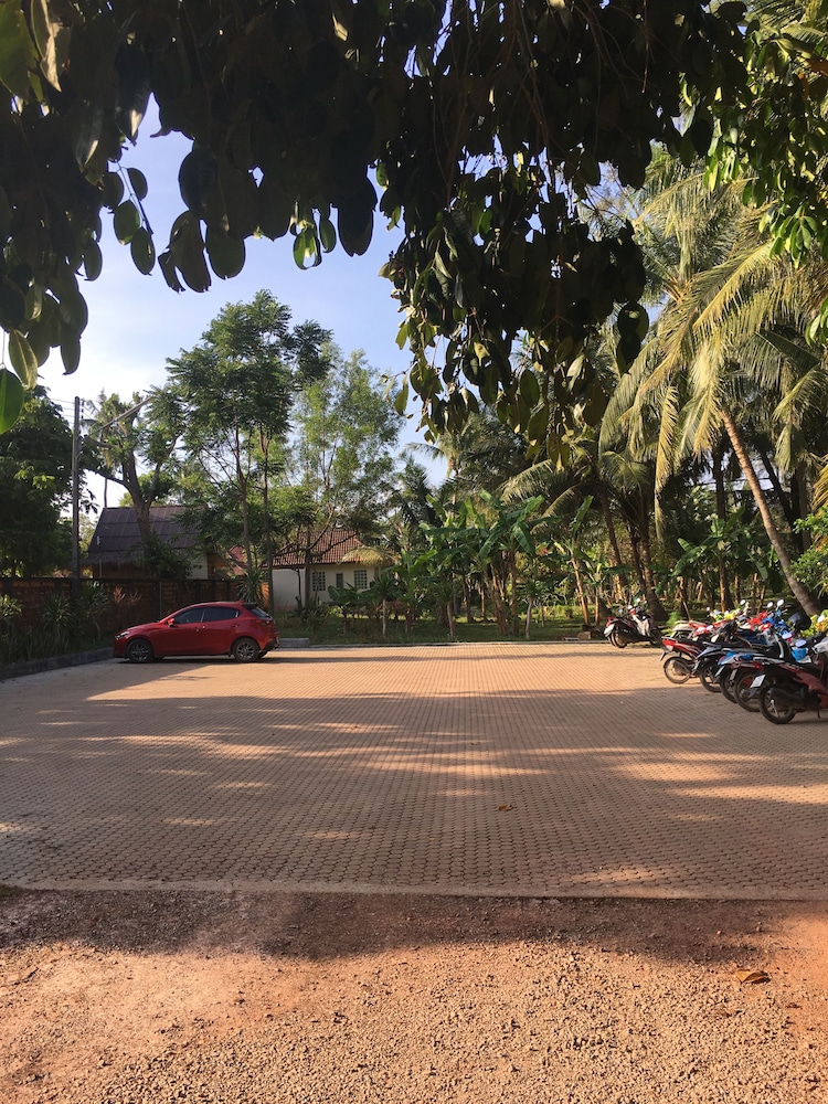 Good Days Lanta Chalet Resort 40/62