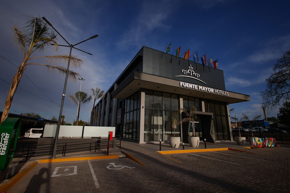 Fuente Mayor Hotel Terminal 16/17