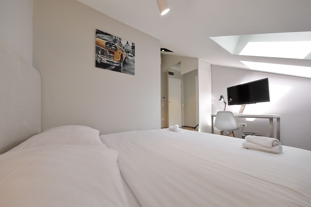 Downtown Boutique Hostel 10/50