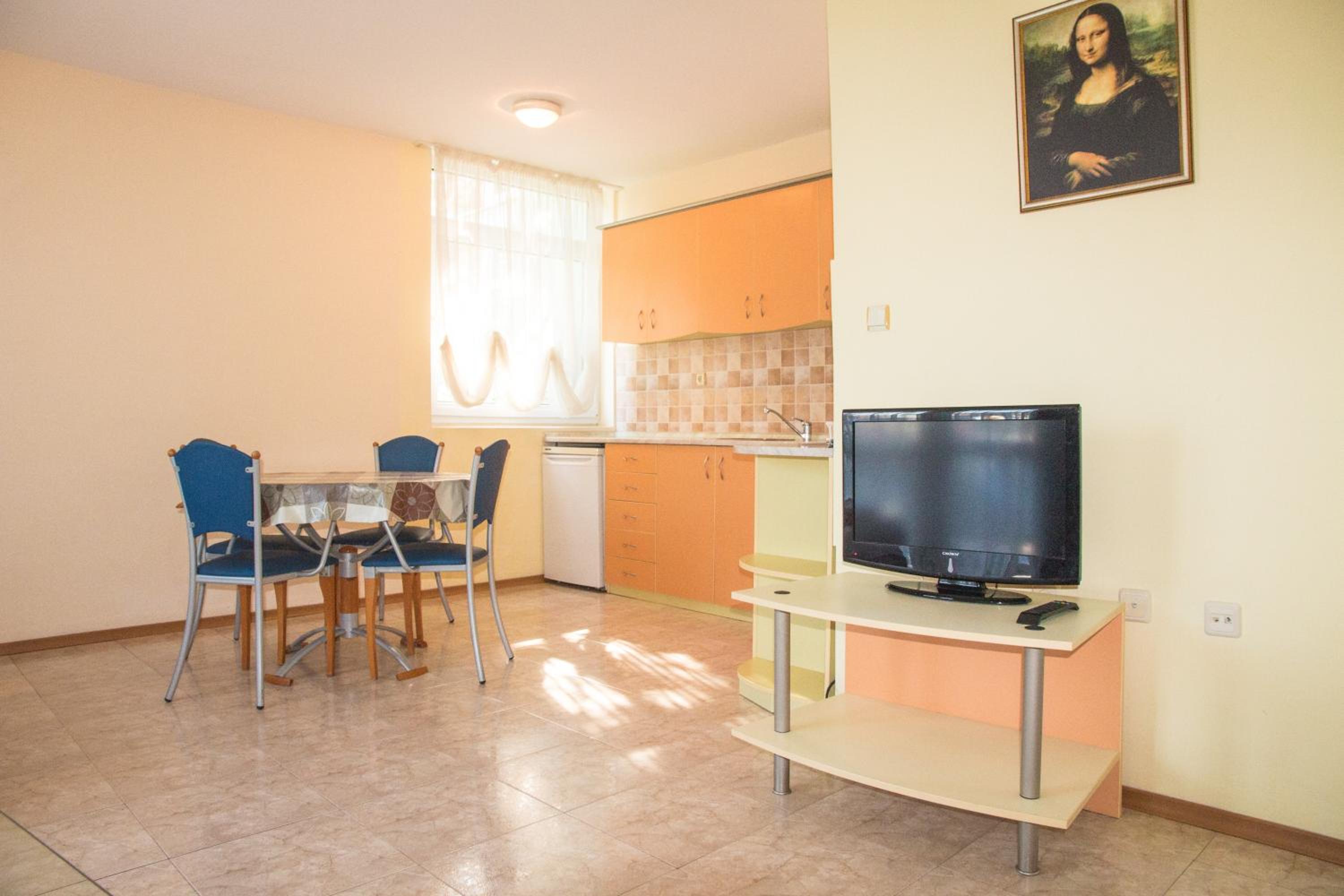 Elite Apartments 40/55