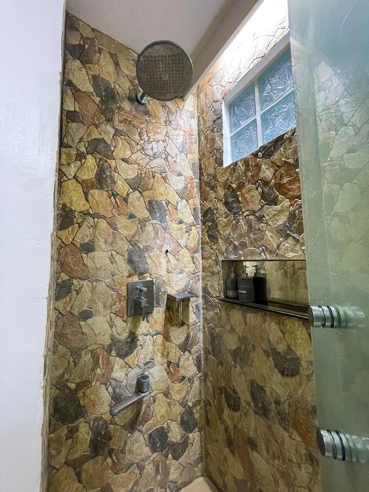 Montani Beach Resort 22/49