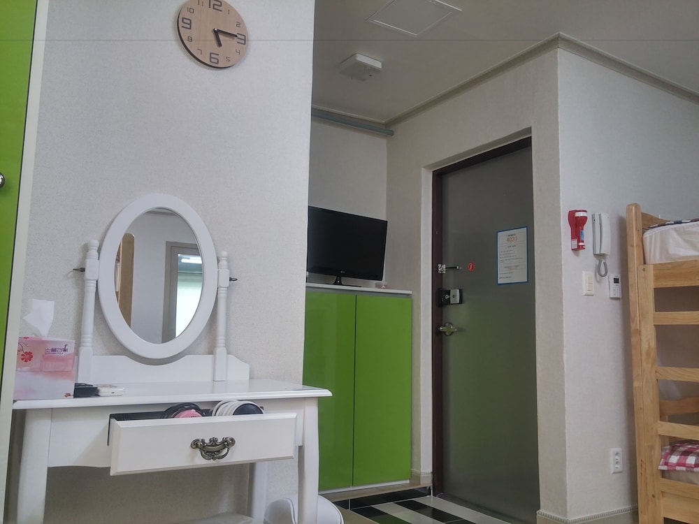 Jiin Hostel & Guesthouse 13/23