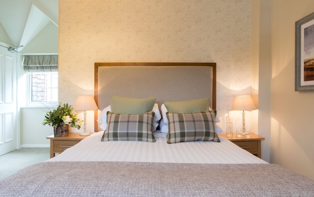 Beaulieu Hotel 30/50