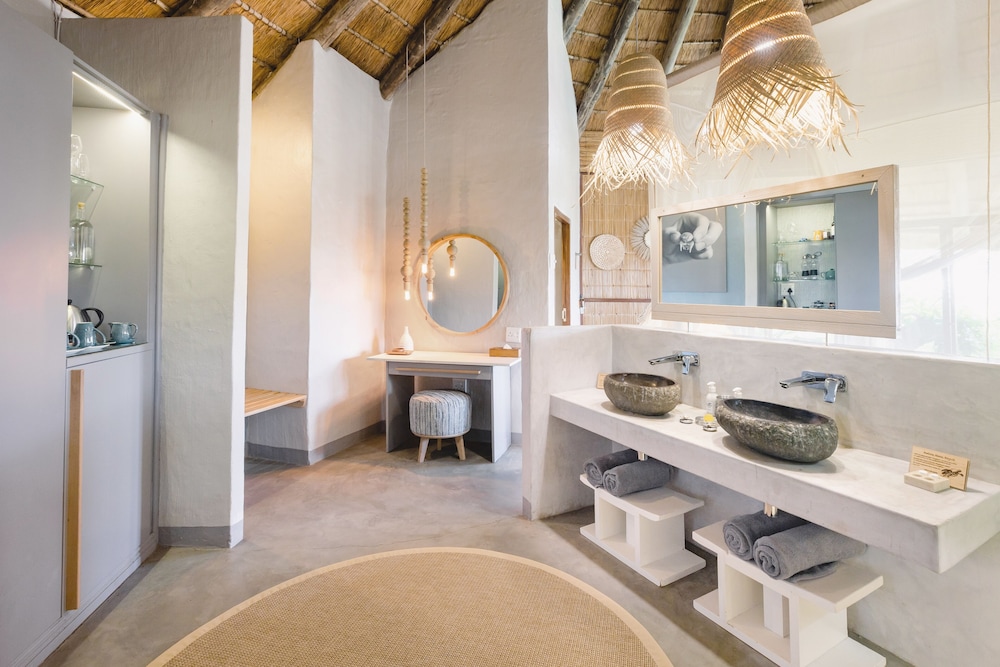 Thonga Beach Lodge 50/50