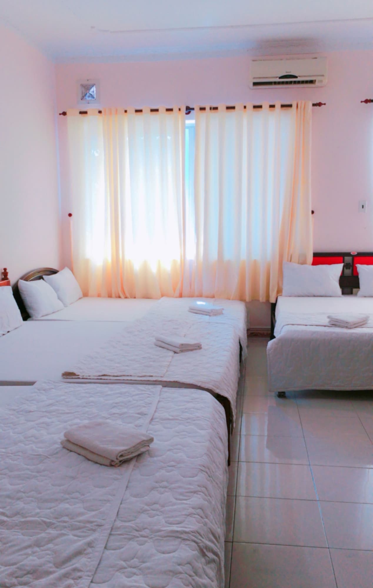 Family, Quadruple, Futon Bed, 4 King Beds, Large