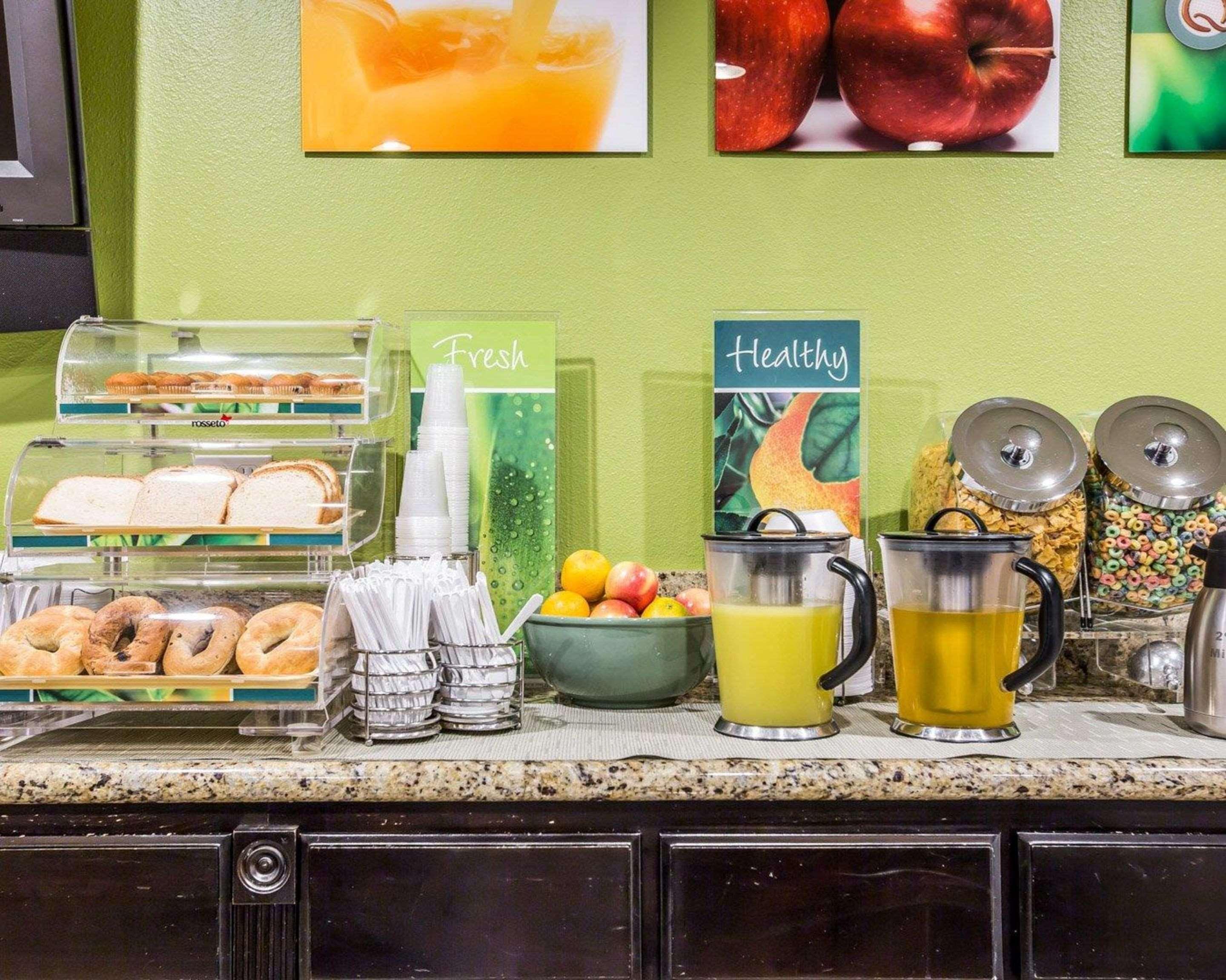 Quality Inn & Suites Thousand Oaks 21/38