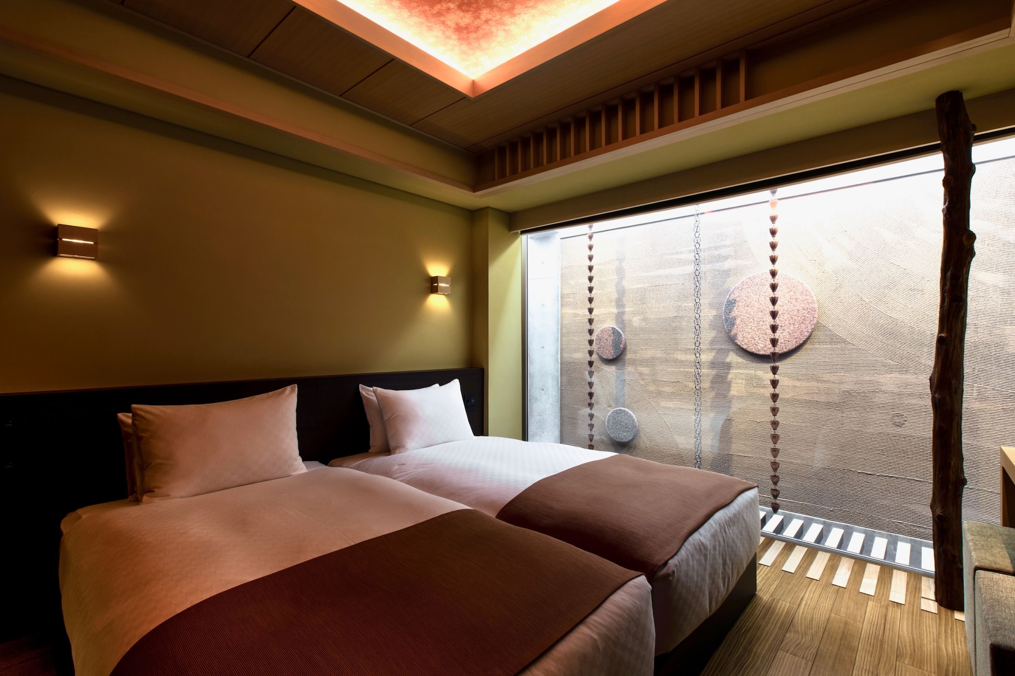 Hollywood, Twin Beds