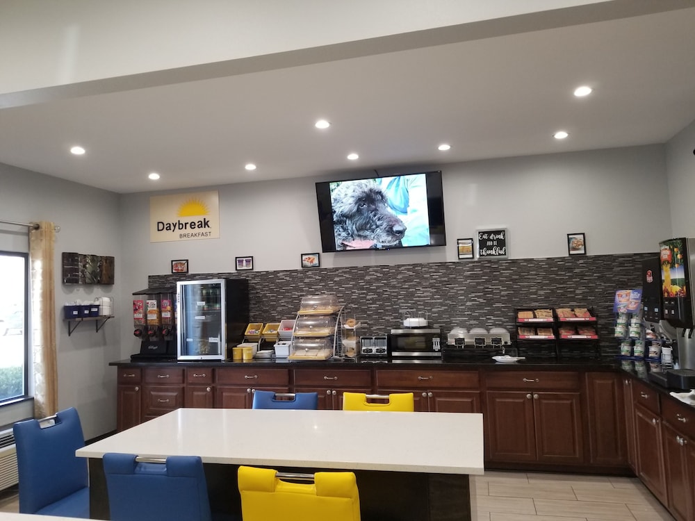 restaurant cafeteria