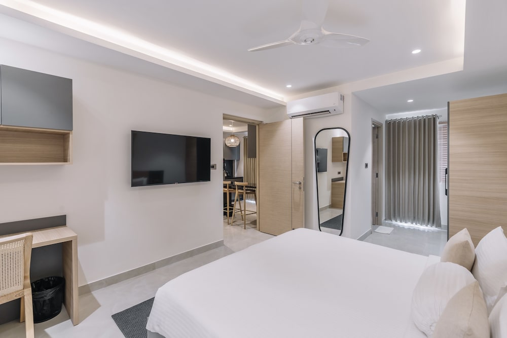 SKYLA Studios and Suites Kondapur 18/46