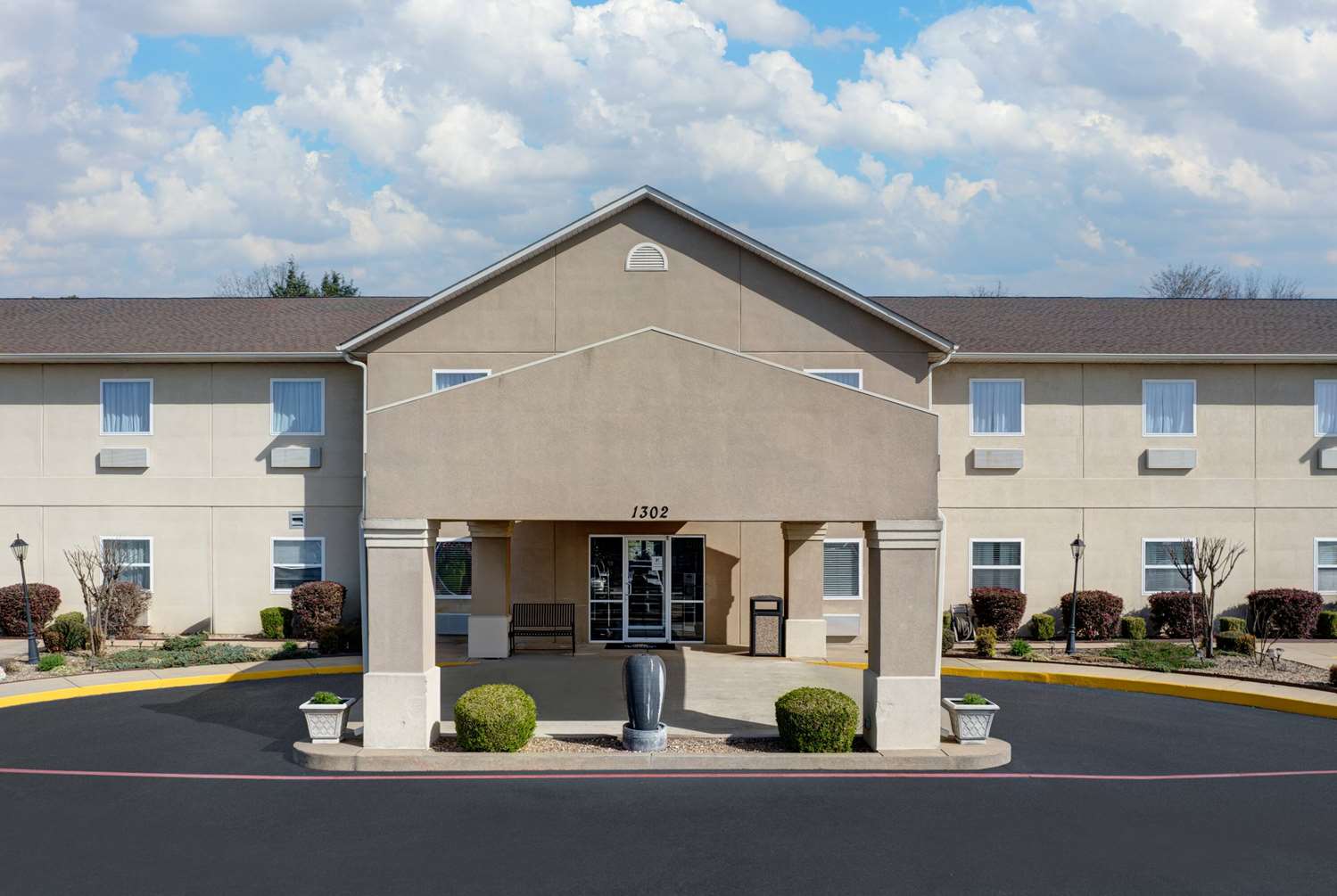 Days Inn & Suites By Wyndham Cabot 2/56
