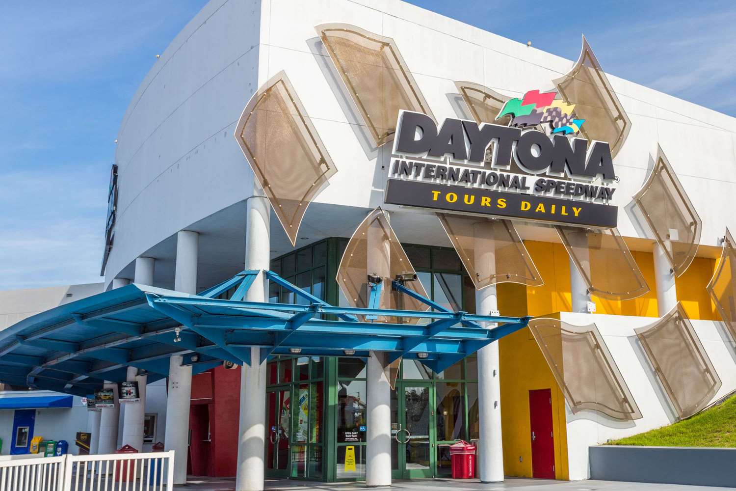 Super 8 by Wyndham Daytona Beach 1/10