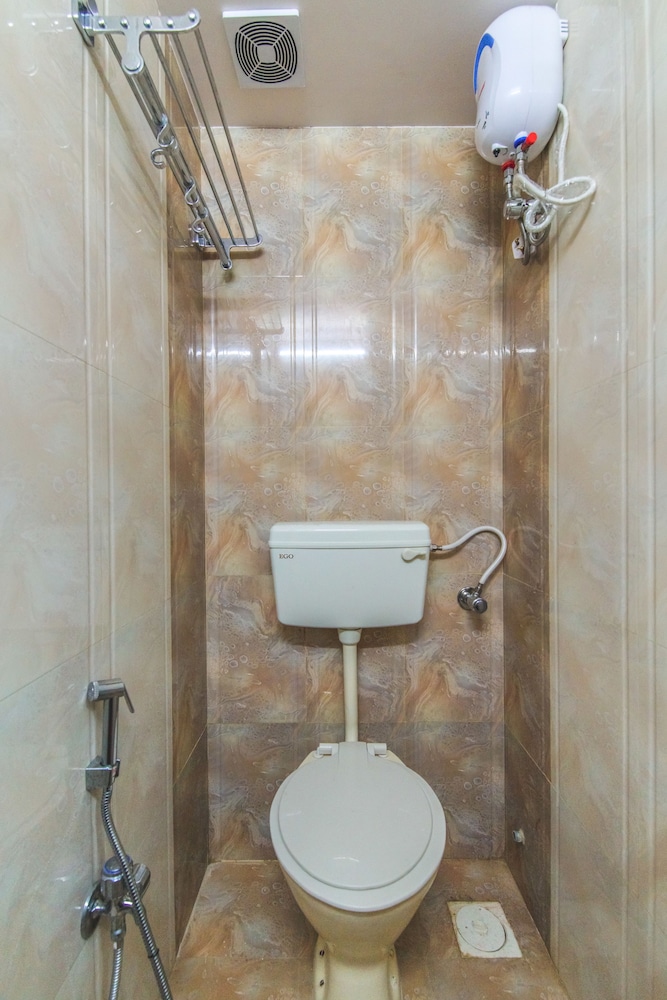 Hotel Nest Inn Malad 42/44