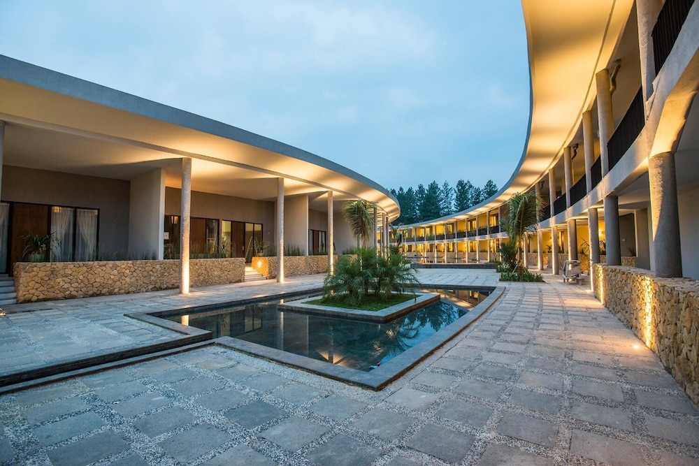 Nawana Sentul City by Alana 8/76