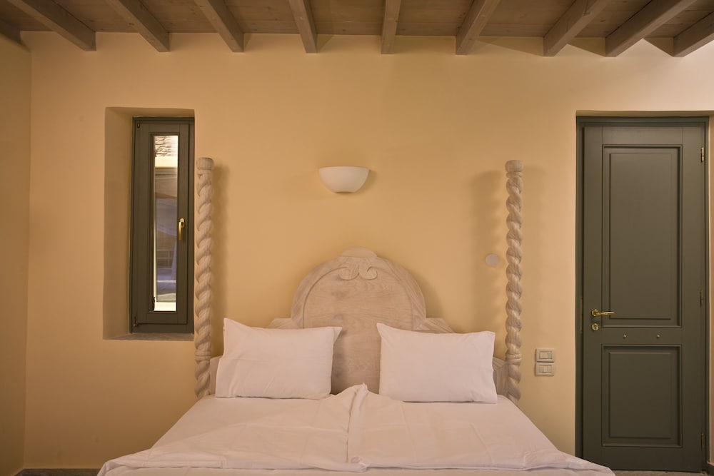 AEGEA BLUE CYCLADITIC RESORT(FOMERLY AEGEA BLUE VILLAS AND SUITES) 26/72
