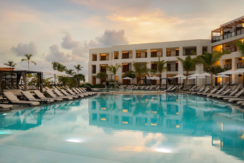 SECRETS PLAYA ESMERALDA RESORTS & SPA 5/50