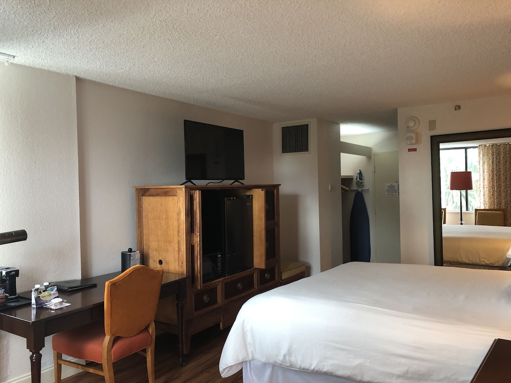 Magnolia Hotel, BW Signature Collection 12/31