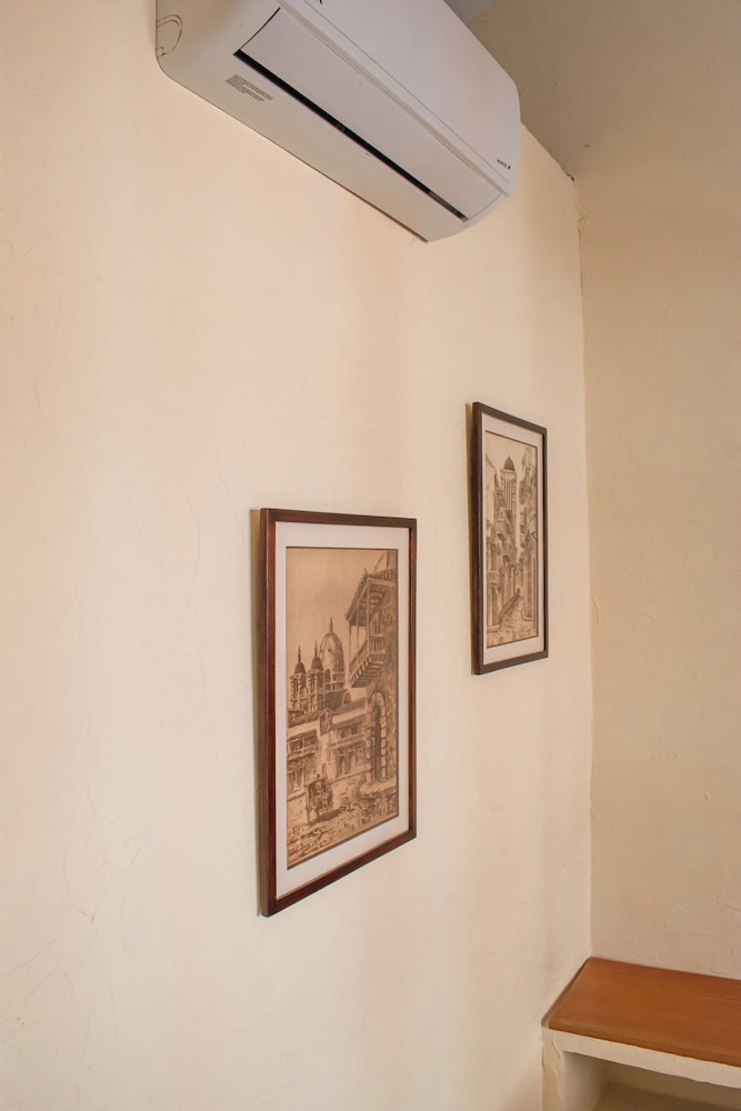 Casa Noa Colonial Rooms 24/48
