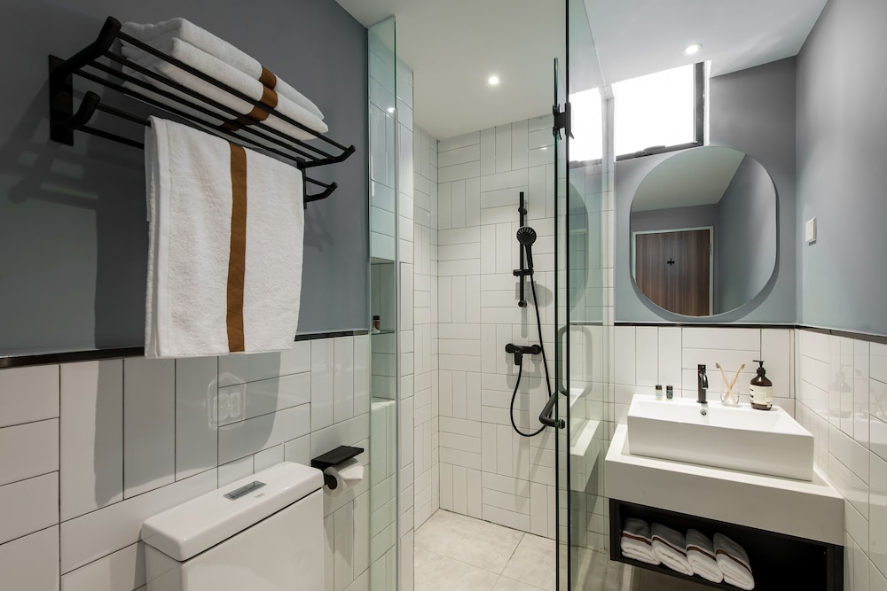 AMI Suites 47/50