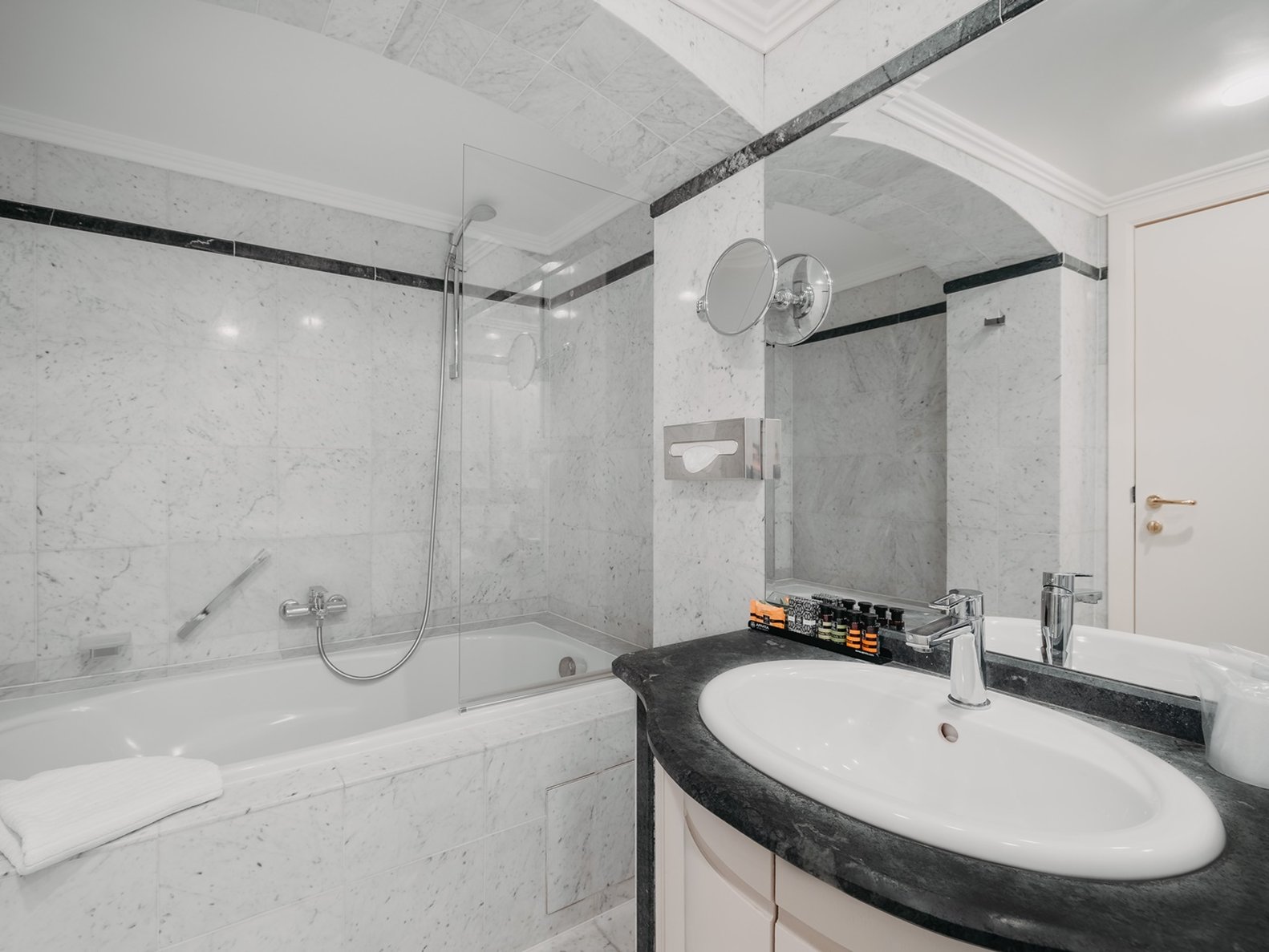 Hotel Manos Premier 62/65