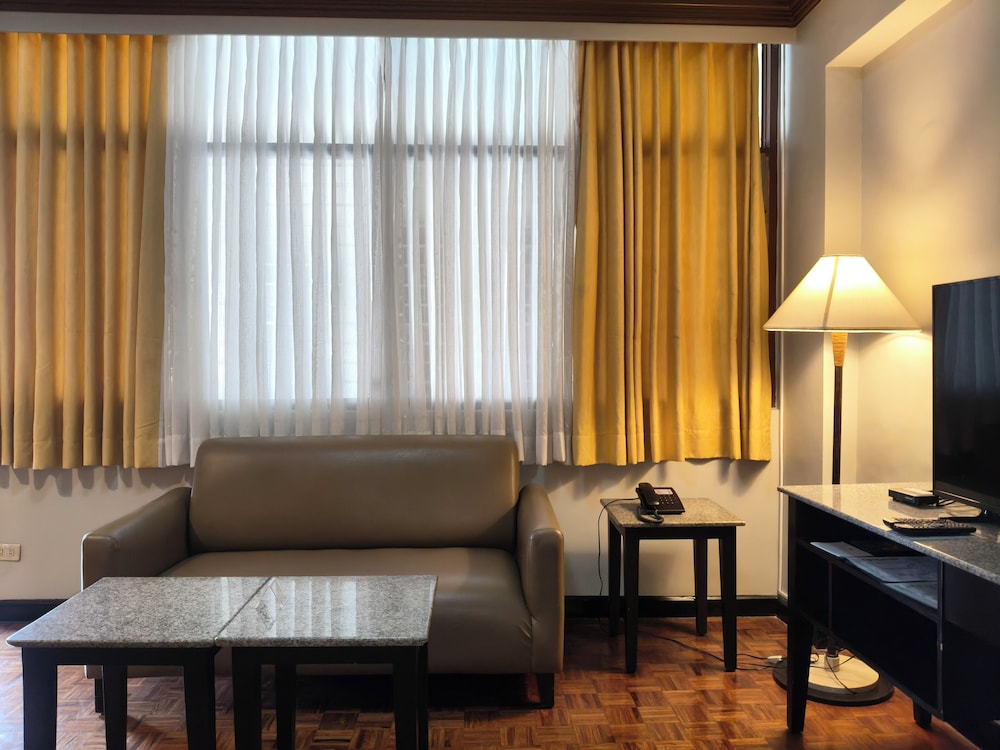 Tropicana Suites 34/74
