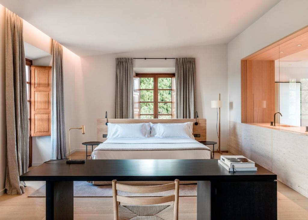 Superior, Deluxe, Double Bed