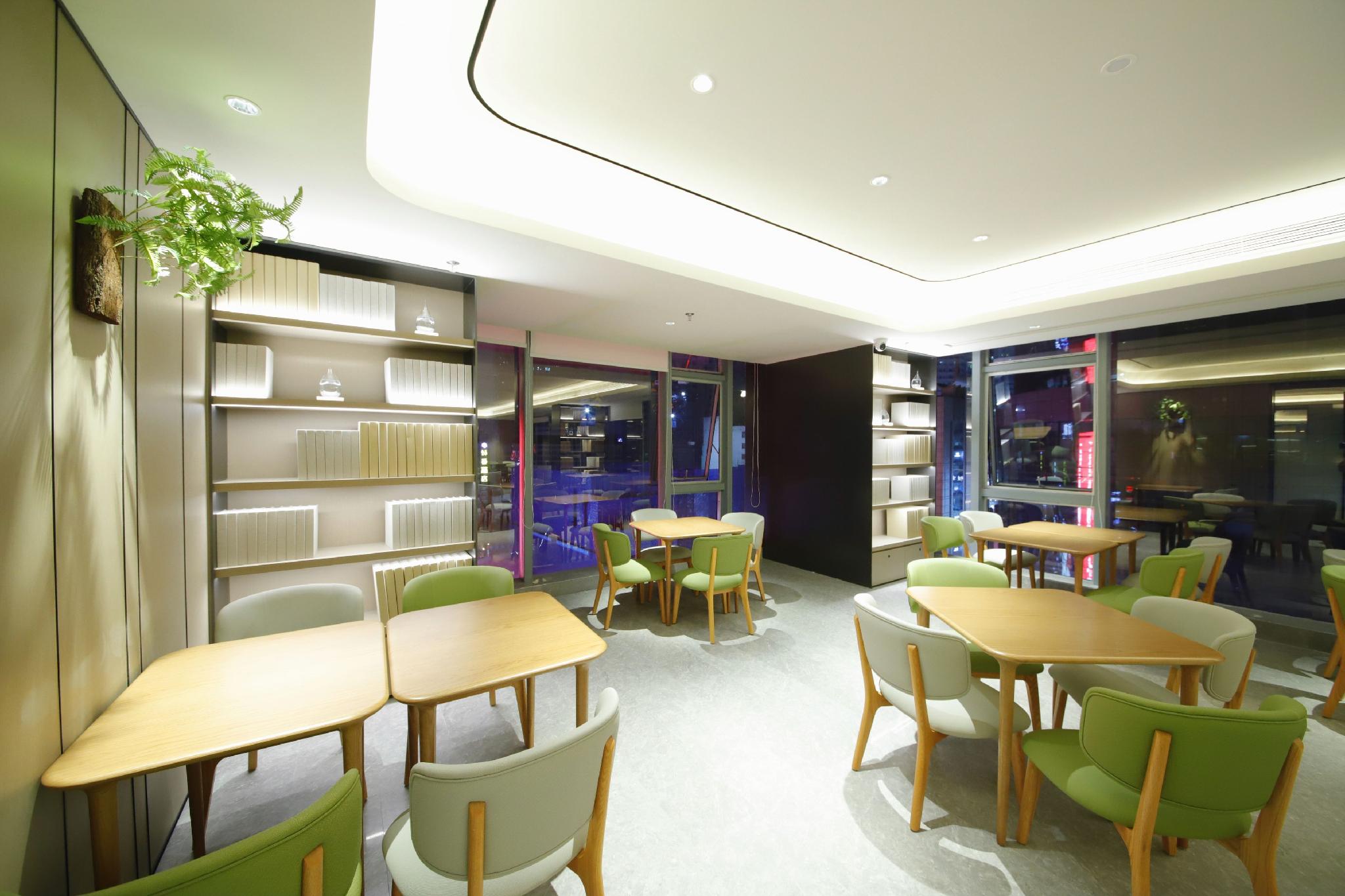 Ji Hotel (Chongqing Jiefangbei Pedestrian Street) 49/64