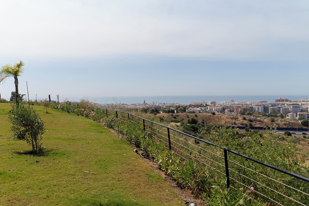 ESTEPONA HOLIDAY HILLS 46/50