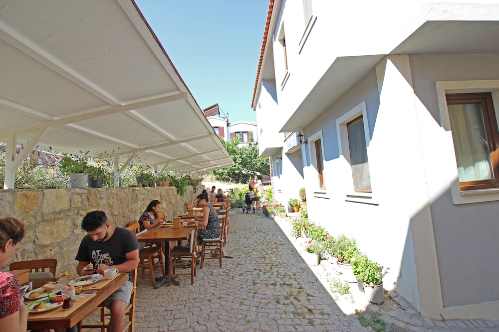 Tenedion Hotel 24/25