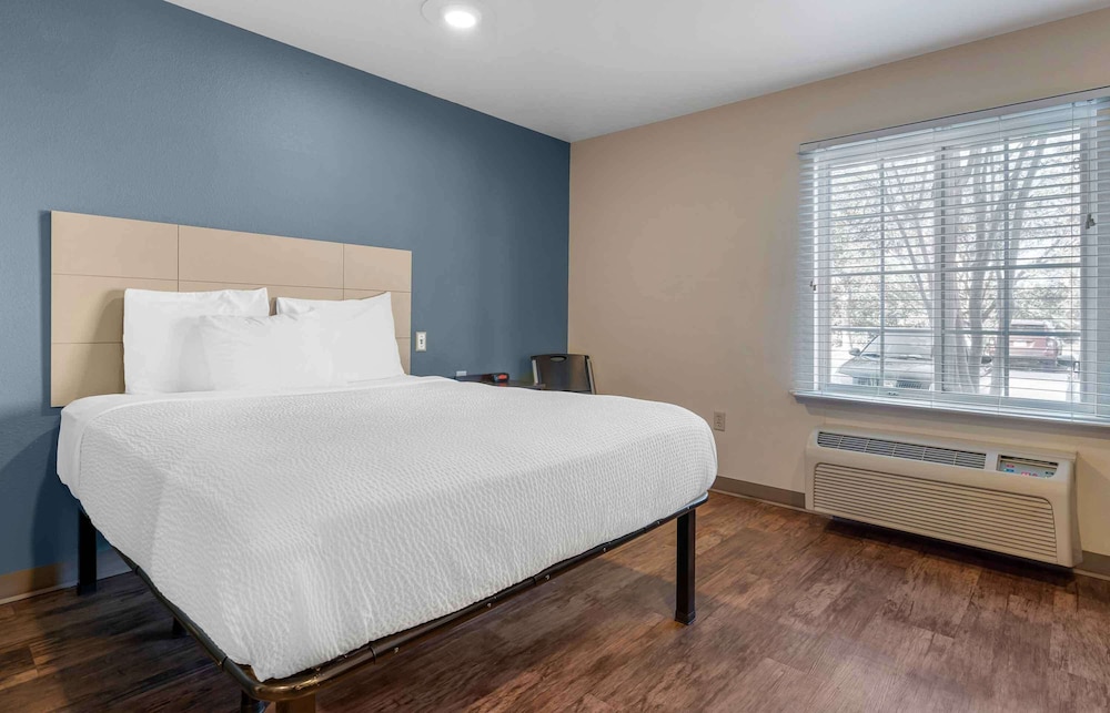 Woodspring Suites Orlando South 21/43