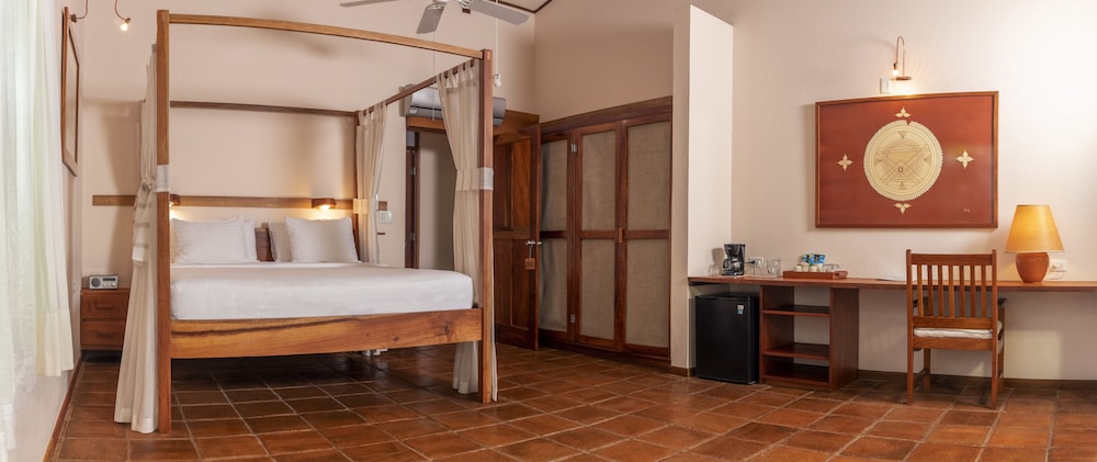 Hotel Capitan Suizo 20/75