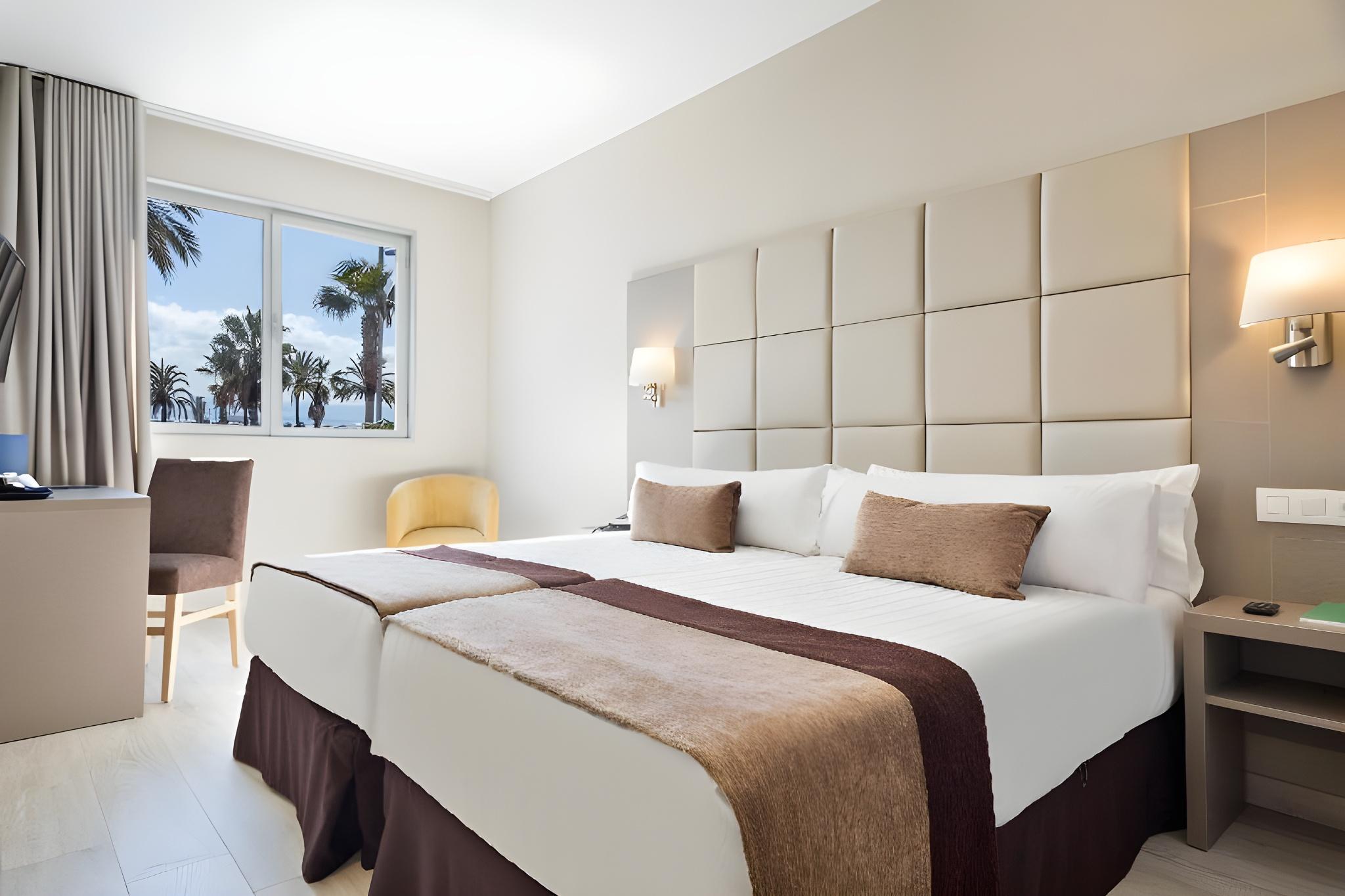 Business, 2 Double Beds