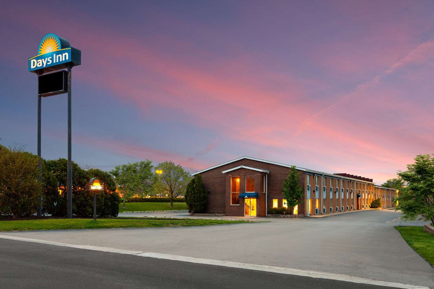 Days Inn by Wyndham Rockford 34/37