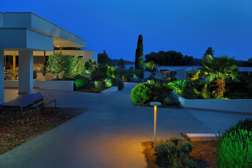 Pharos, Hvar Bayhill Hotel 64/76