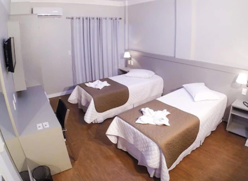 Deluxe, Twin Beds