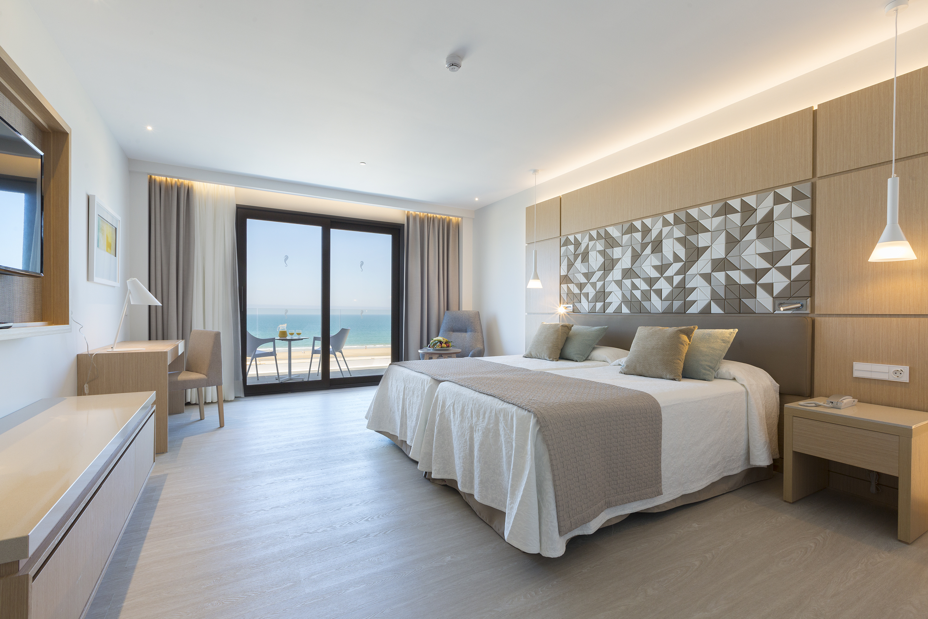 Heaven, Suite, Sea Front
