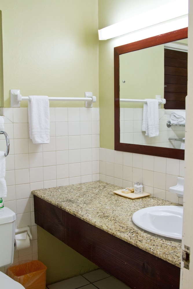 Tobys Resort 30/33