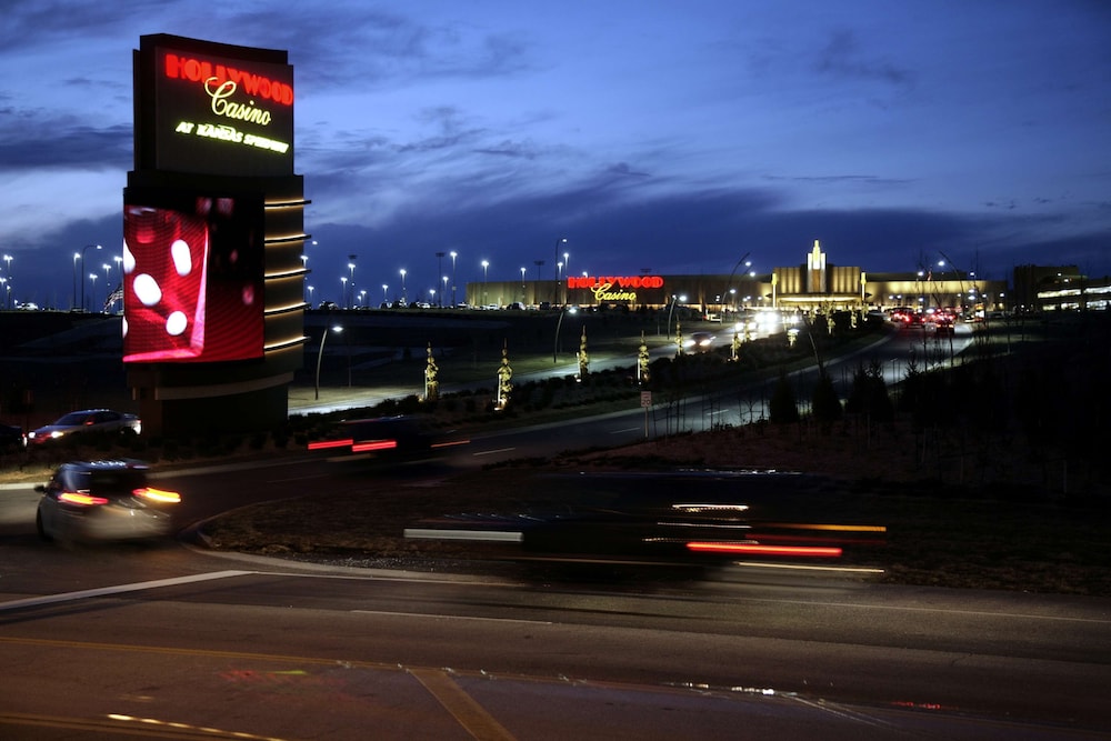 Best Western Plus KC Speedway Inn & Suites 29/31
