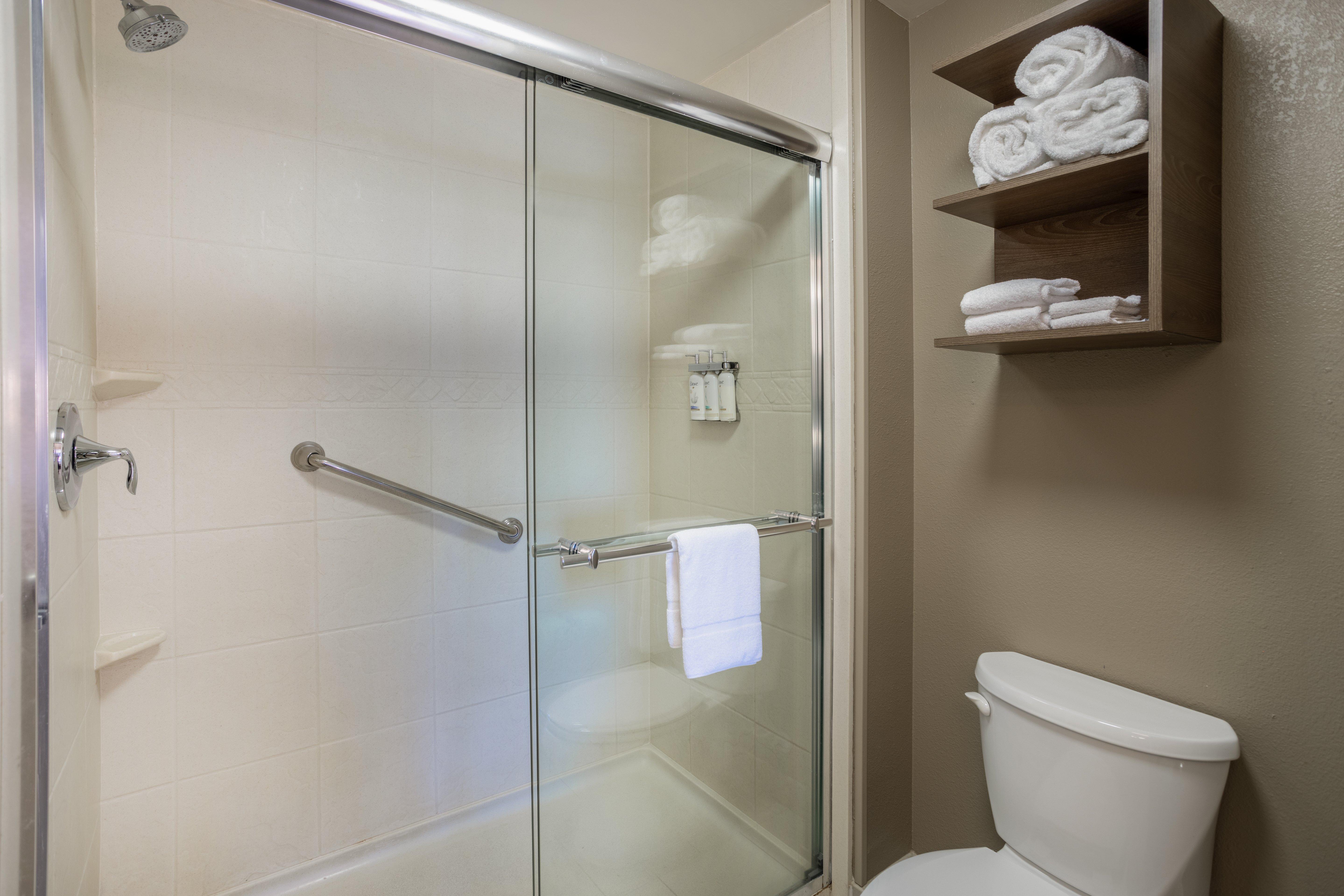 استوديو بسرير كينج، Staybridge Suites Wilmington East 2/3