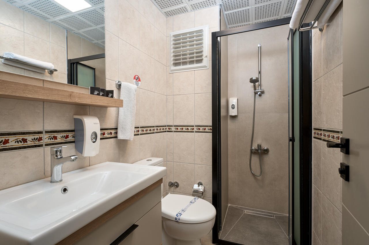 Club Titan Hotel 42/43