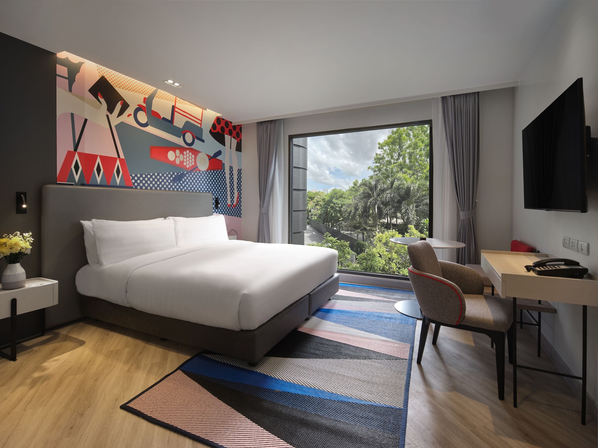 PREMIER, STUDIO
