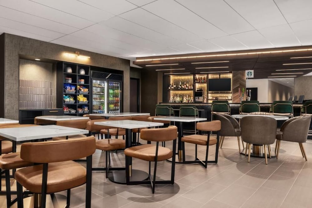 Hyatt Place Charlotte Downtown 50/68