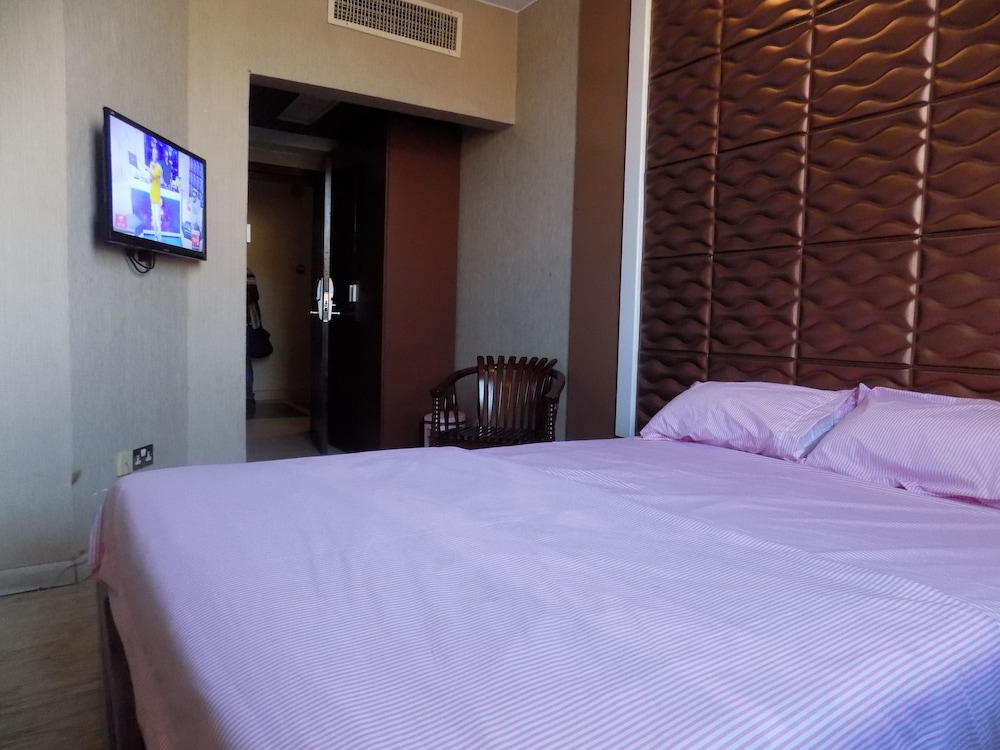 ROOM, SINGLE