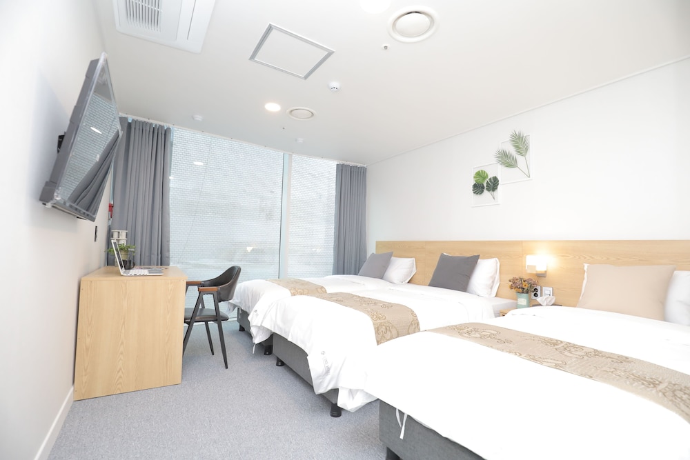 LINE HOTEL MYEONGDONG 25/56