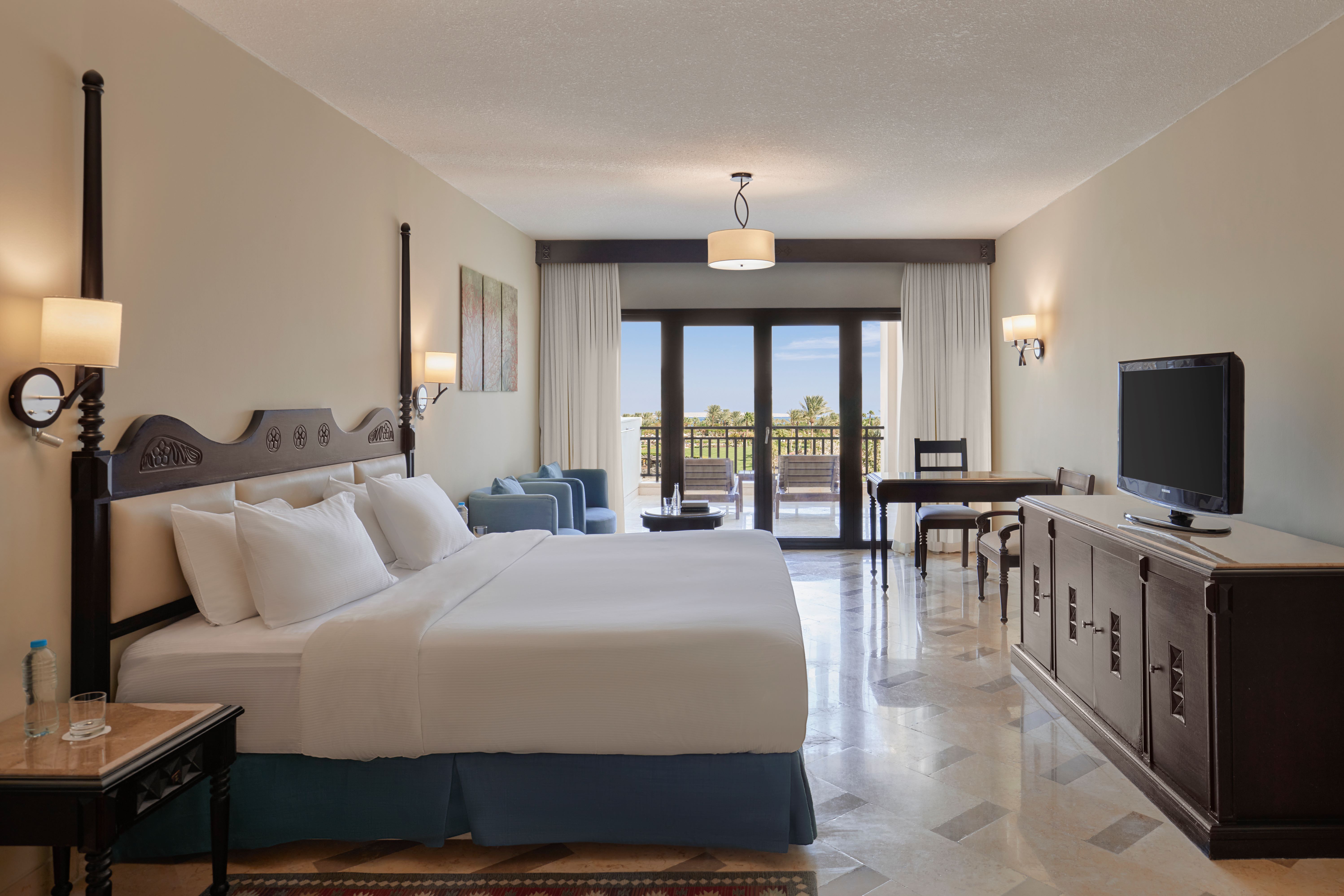 Suite, Small