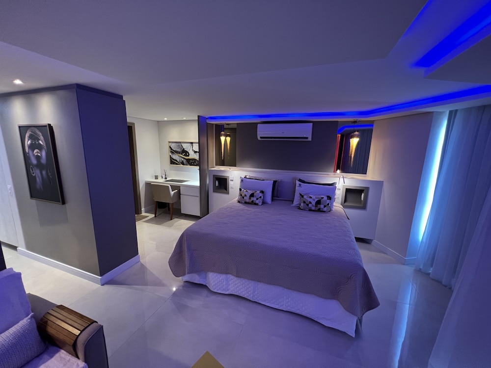 Iate Plaza Hotel 25/50