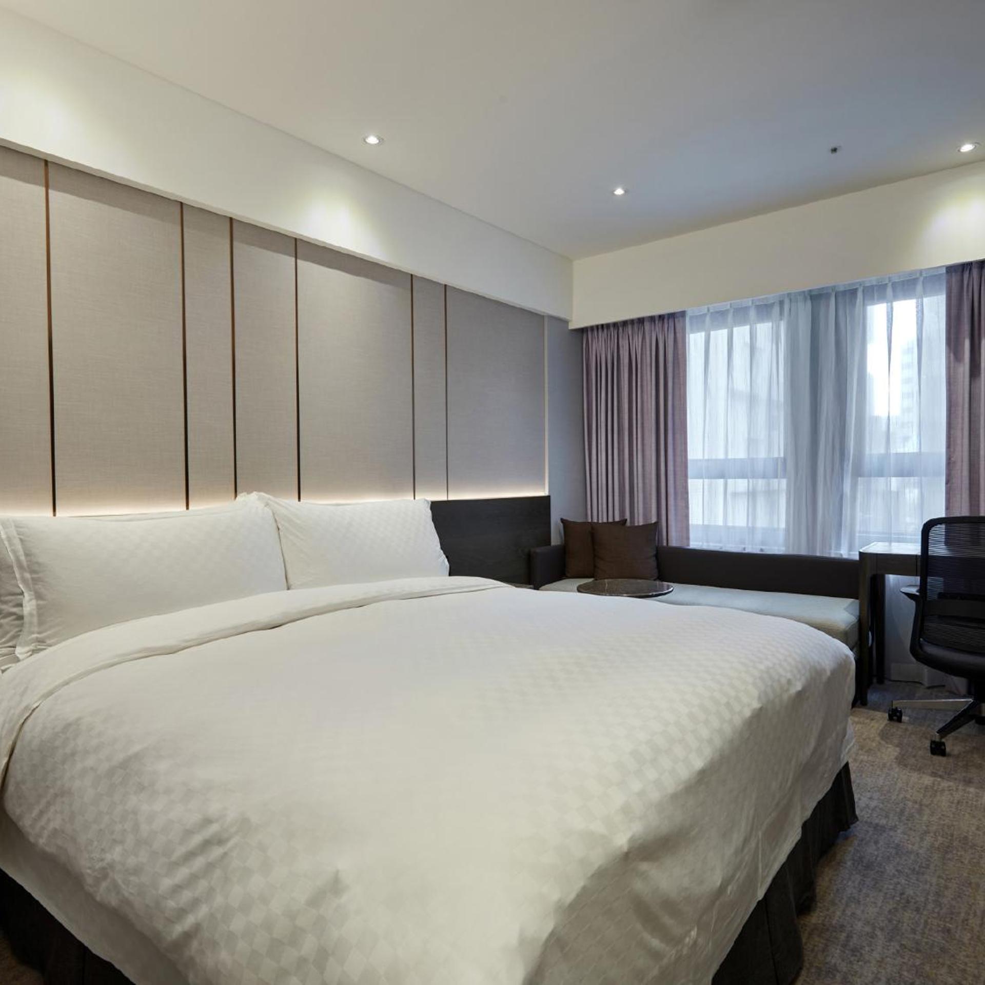 Superior, King Bed