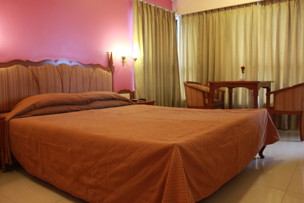 Hotel Samrat 17/40