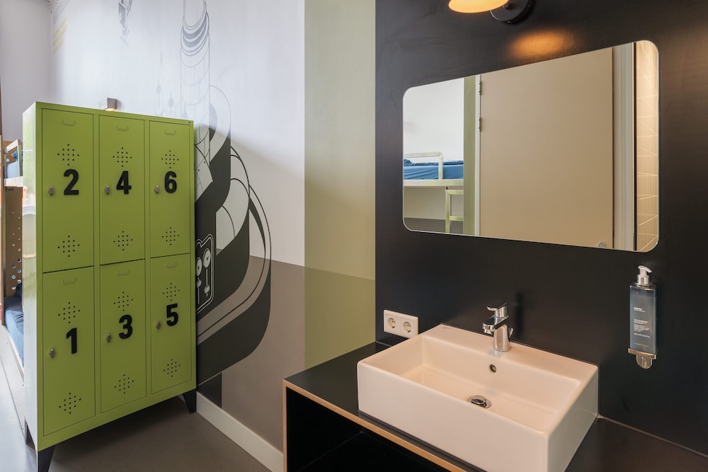 Stayokay Zeeburg 45/49