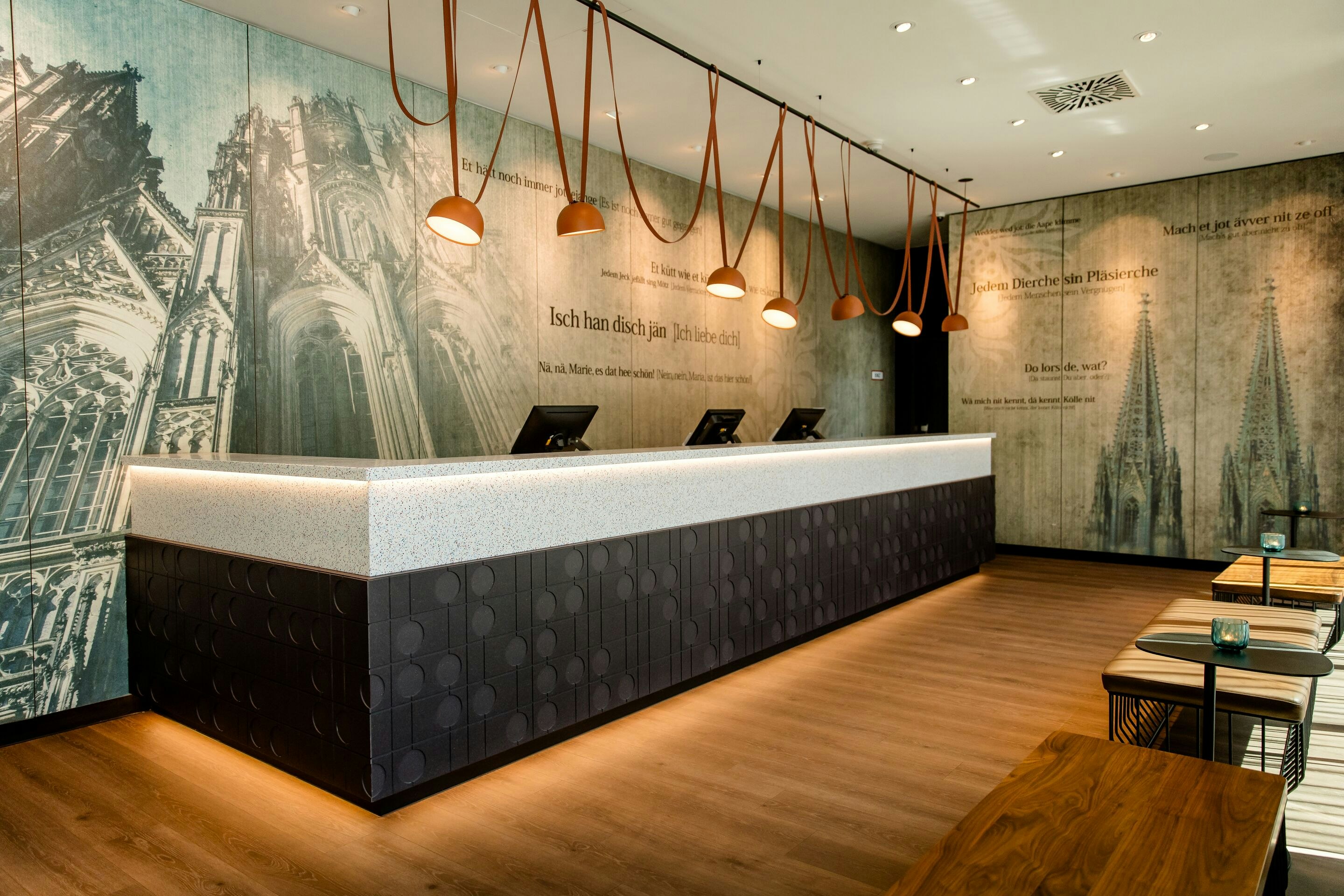 Hotel Motel One Koln-Mediapark 3/23